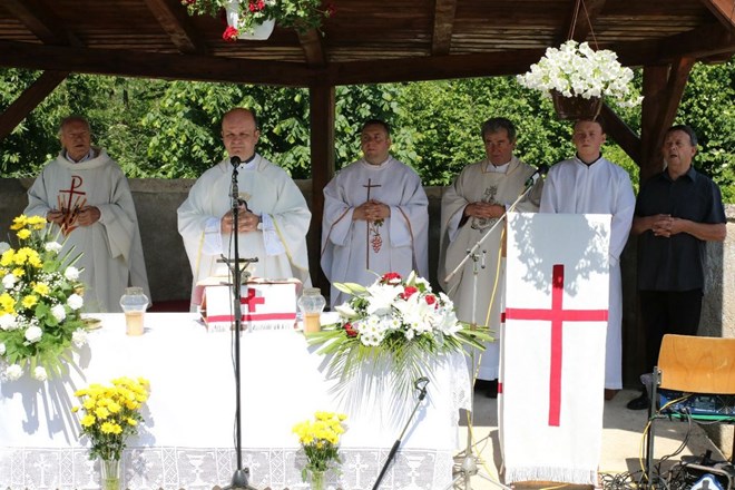 Na sedmu vazmenu nedjelju i blagdan sv. Izidora Ratara mons. Fabijan Svalina predvodio misno slavlje u Donjoj Voći